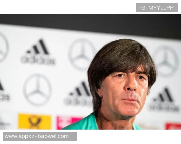 勒夫表示基米希若能胜任中场核心将被安排在右路位置 勒夫表示基米希若能胜任中场核心将被安排在右路位置