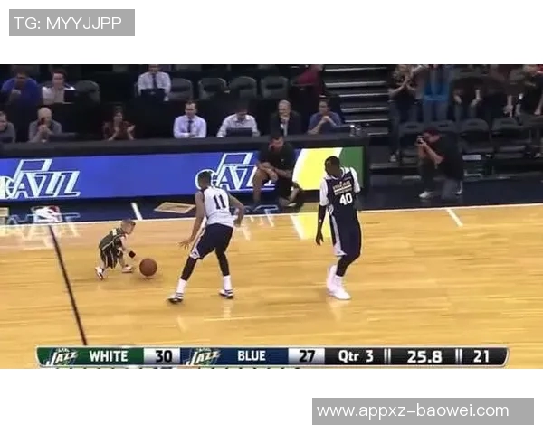 小凯文波特半场表现出色11投8中斩获17分精彩拉杆上篮引发全场欢呼