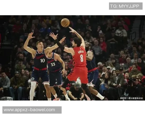 快船豪取三连胜冲击附加赛距离第十名开拓者仅差两场胜利 快船豪取三连胜冲击附加赛距离第十名开拓者仅差两场胜利