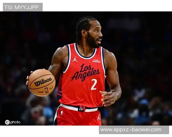 伦纳德因左膝不适提前结束客场之旅回洛杉矶接受治疗 伦纳德因左膝不适提前结束客场之旅回洛杉矶接受治疗